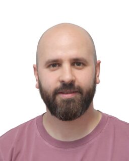 Nuevo servicio de Psiquiatría 

Incorporamos a nuestro equipo al Dr. Francesc Pascual Sanchis, médico especialista en Psiquiatría con amplia experiencia en el ámbito público y privado. 
Francesc es licenciado en Medicina por la Universidad Católica de Valencia y especialista en Psiquiatría vía MIR. Cuenta con una sólida trayectoria profesional en el Departamento de Salud de Xàtiva-Ontinyent, donde ha desarrollado su labor en salud mental de adultos, psicogeriatría, atención hospitalaria y atención comunitaria a personas con trastornos mentales graves.
Además, dispone de una amplia formación de postgrado en psicofarmacología, psicoterapia integradora, trastornos del sueño, salud mental infanto-juvenil y diagnóstico de trastornos mentales, manteniéndose en constante actualización para ofrecer una atención basada en la evidencia científica.

🧠 Su incorporación nos permite seguir avanzando en nuestro objetivo de ofrecer una atención integral, coordinada y personalizada, trabajando de forma conjunta con los servicios de psicología y neuropsicología para dar respuesta a las necesidades de cada persona.

📅 Ya puedes solicitar información o pedir cita para valoración psiquiátrica.
📍 Estamos encantadas de darle la bienvenida a nuestro equipo.